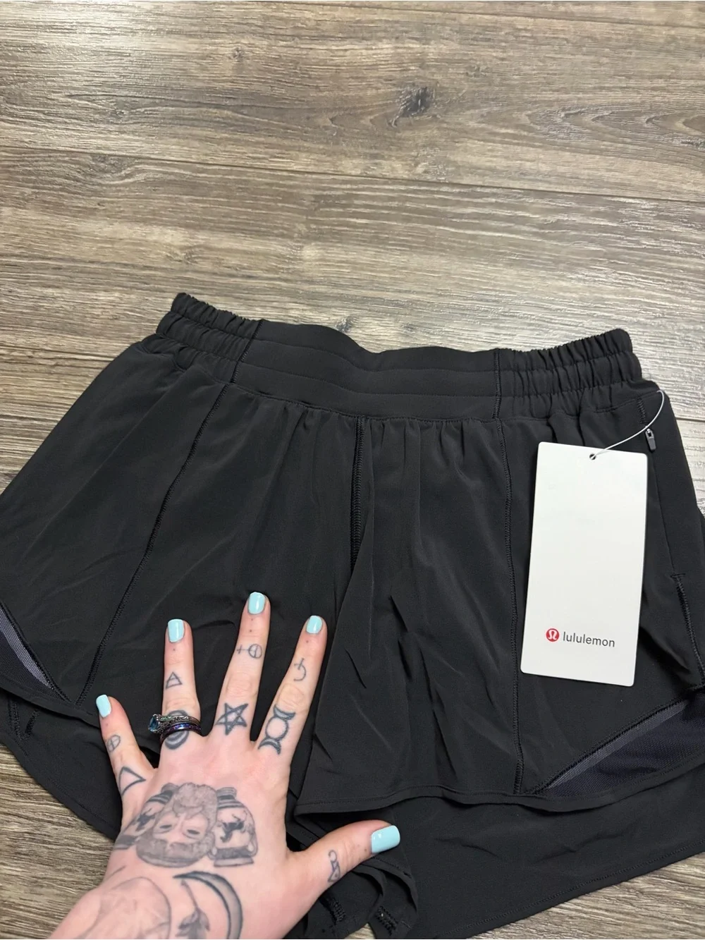 NWT Lululemon Hotty Hot Short *LR 4